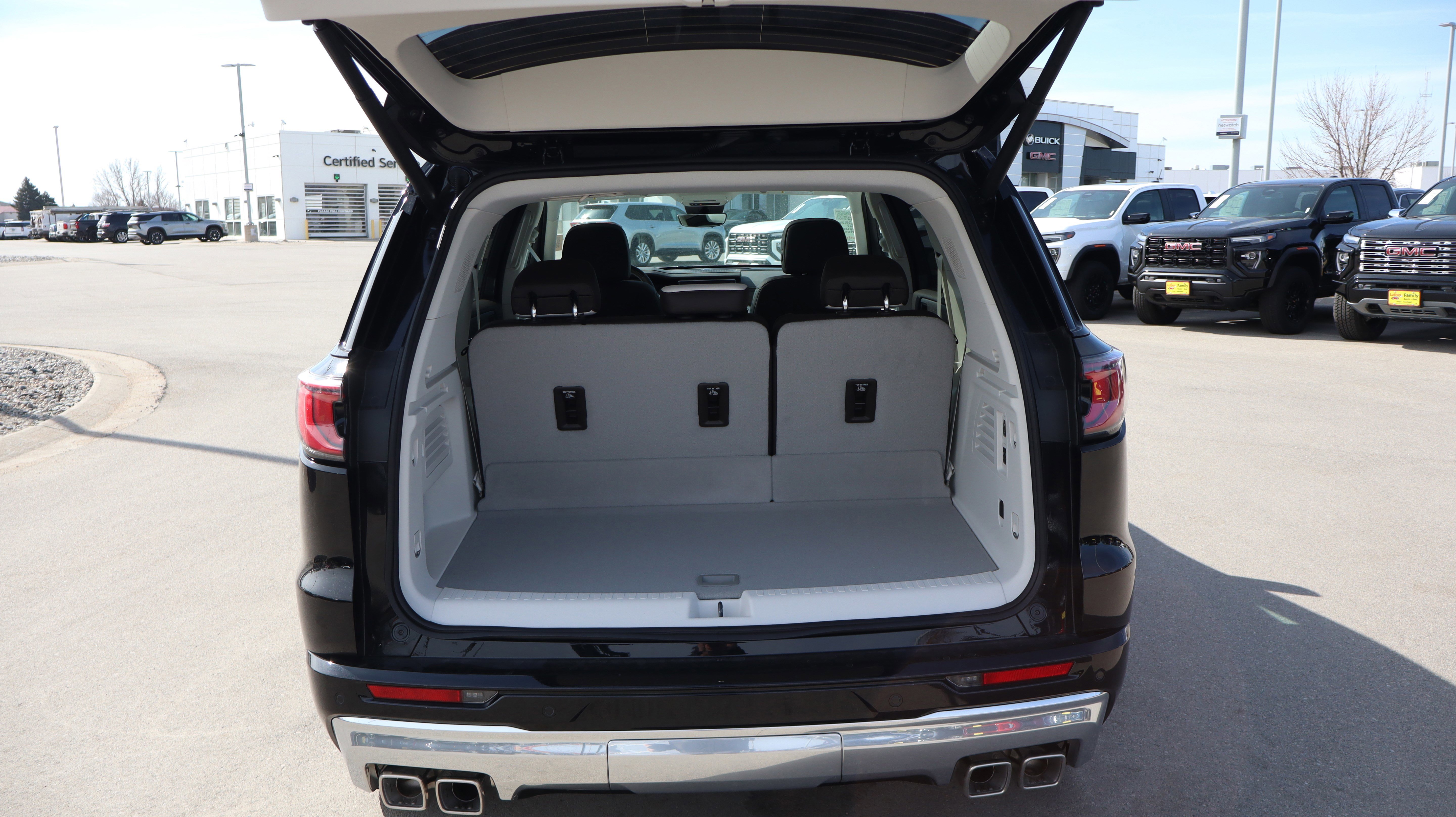 2026 GMC Acadia Denali - Photo 16