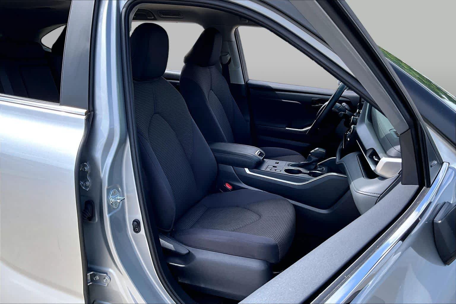 Used 2025 Celestial Silver Metallic Toyota XLE image 9