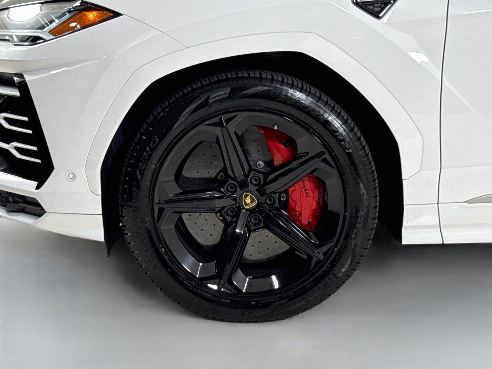Used 2020 Bianco Icarus Metallic Lamborghini Carbon Bonnett | Custom Exhaust | Only 10K Miles image 41
