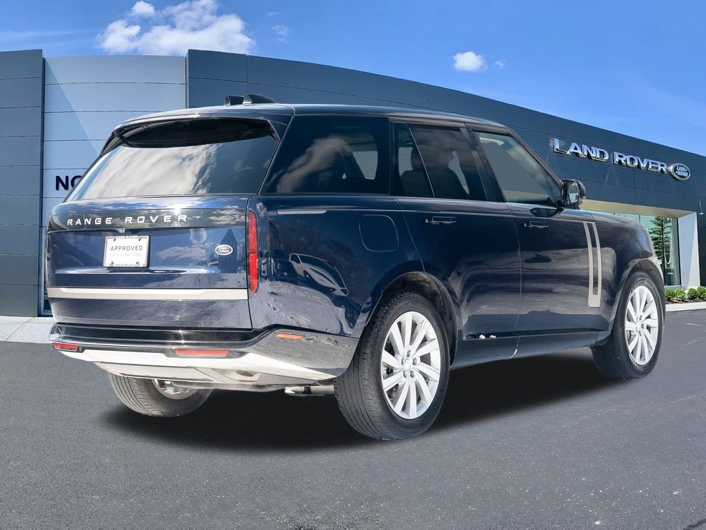 Used 2023 Blue Land Rover SE image 4