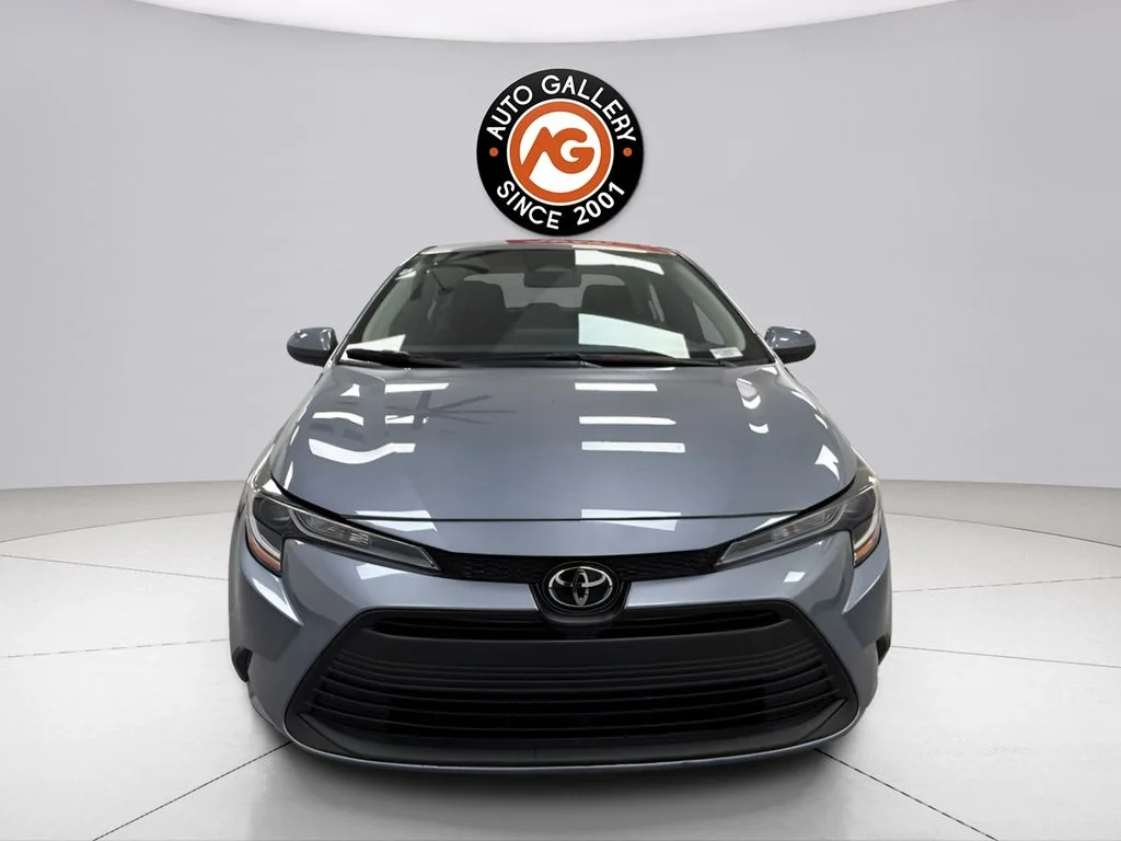 Used 2024  Toyota LE image 2
