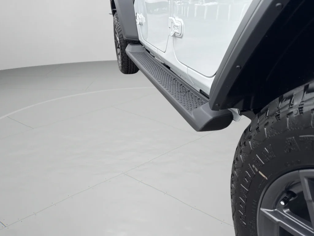 New 2026 Bright White Clear-Coat Exterior Paint Jeep Sport S image 27