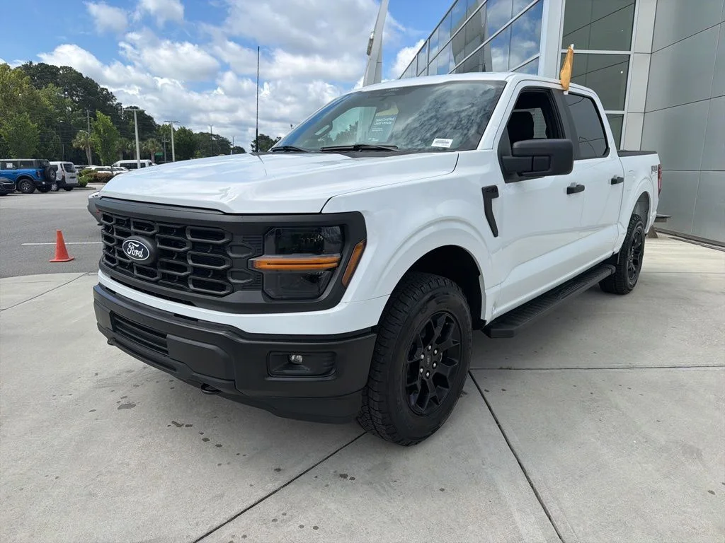 Certified Used 2025 Oxford White Ford STX image 4