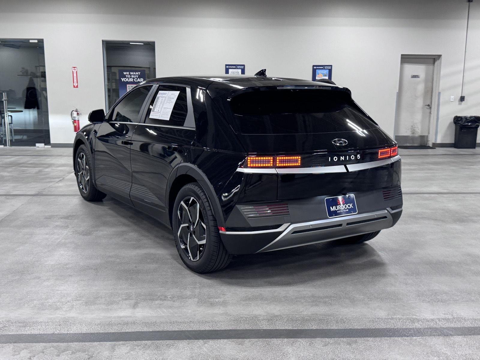 Certified Used 2024 Abyss Black Hyundai SEL image 4