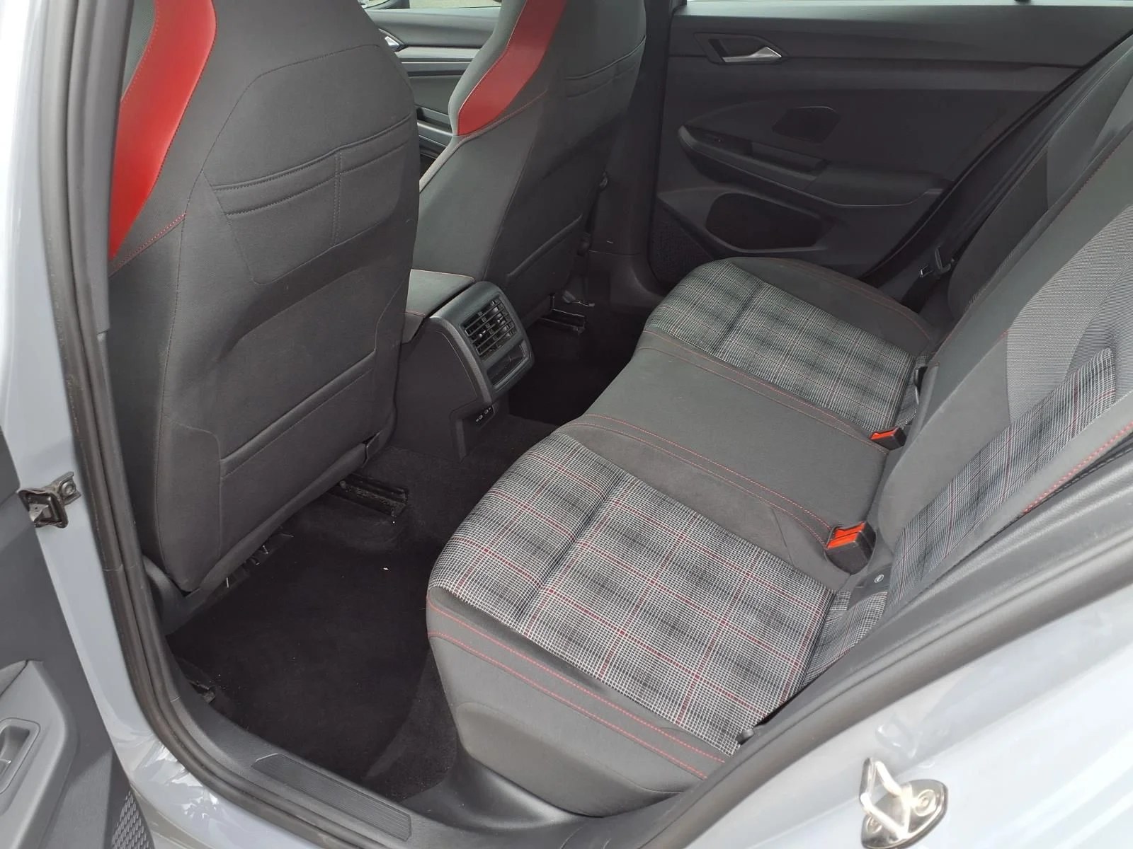Used 2022 Gray Volkswagen 2.0T SE image 16