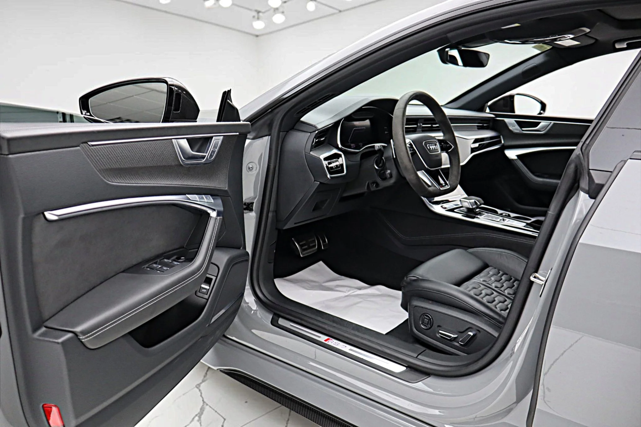 Used 2022 Gray Audi  image 34