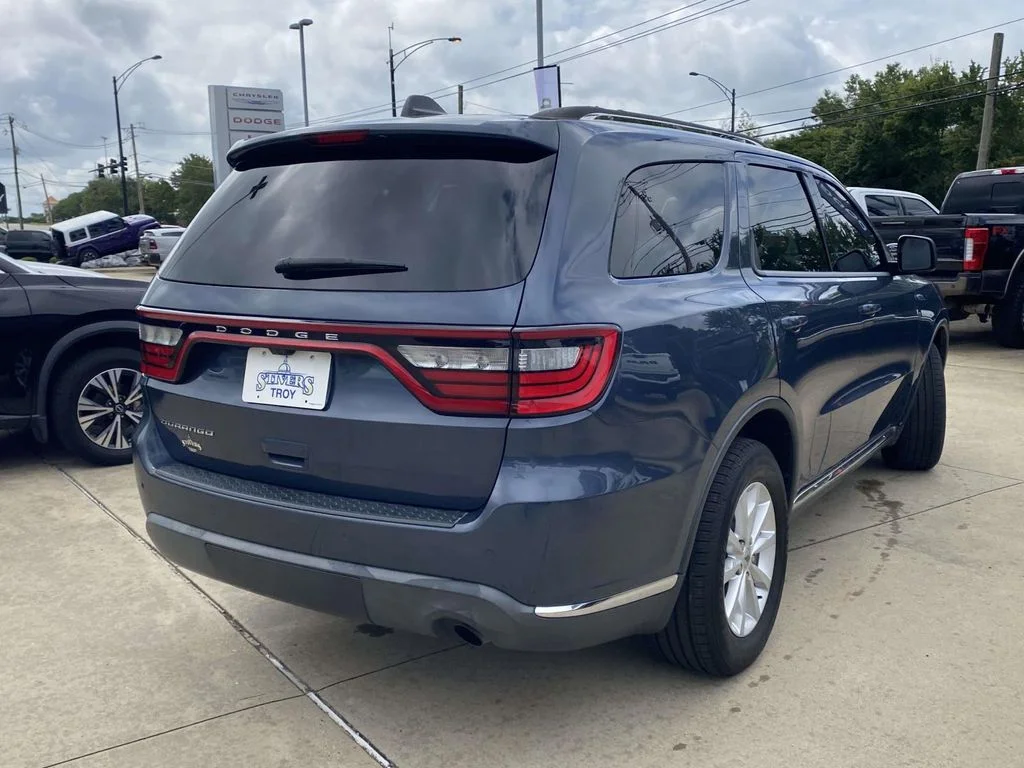 Used 2020 Blue Dodge SXT Plus image 9