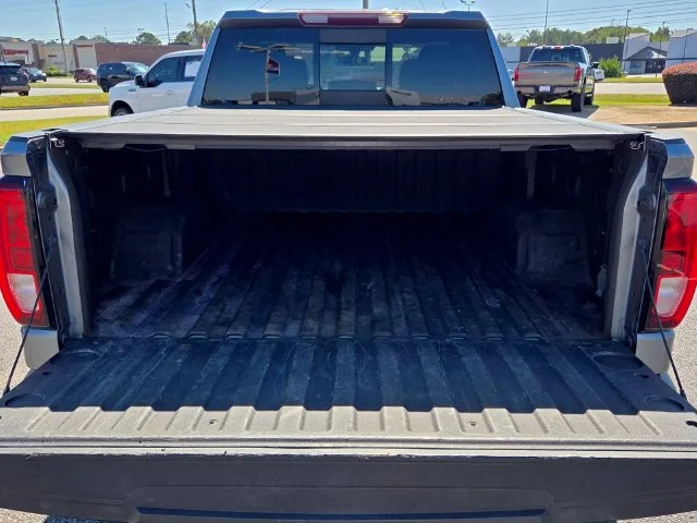 Used 2020 Gray GMC SLE image 8