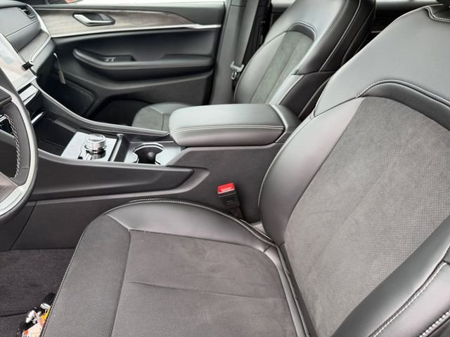 New 2026 Baltic Gray Metallic Clear-Coat Exterior Paint Jeep Altitude image 9