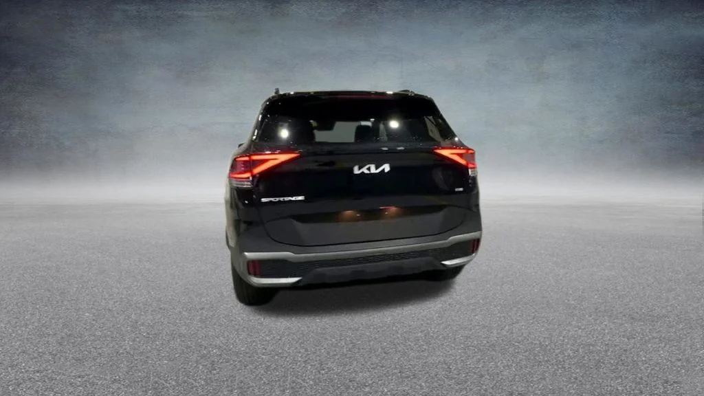 Used 2023 Black Kia X-Line image 19