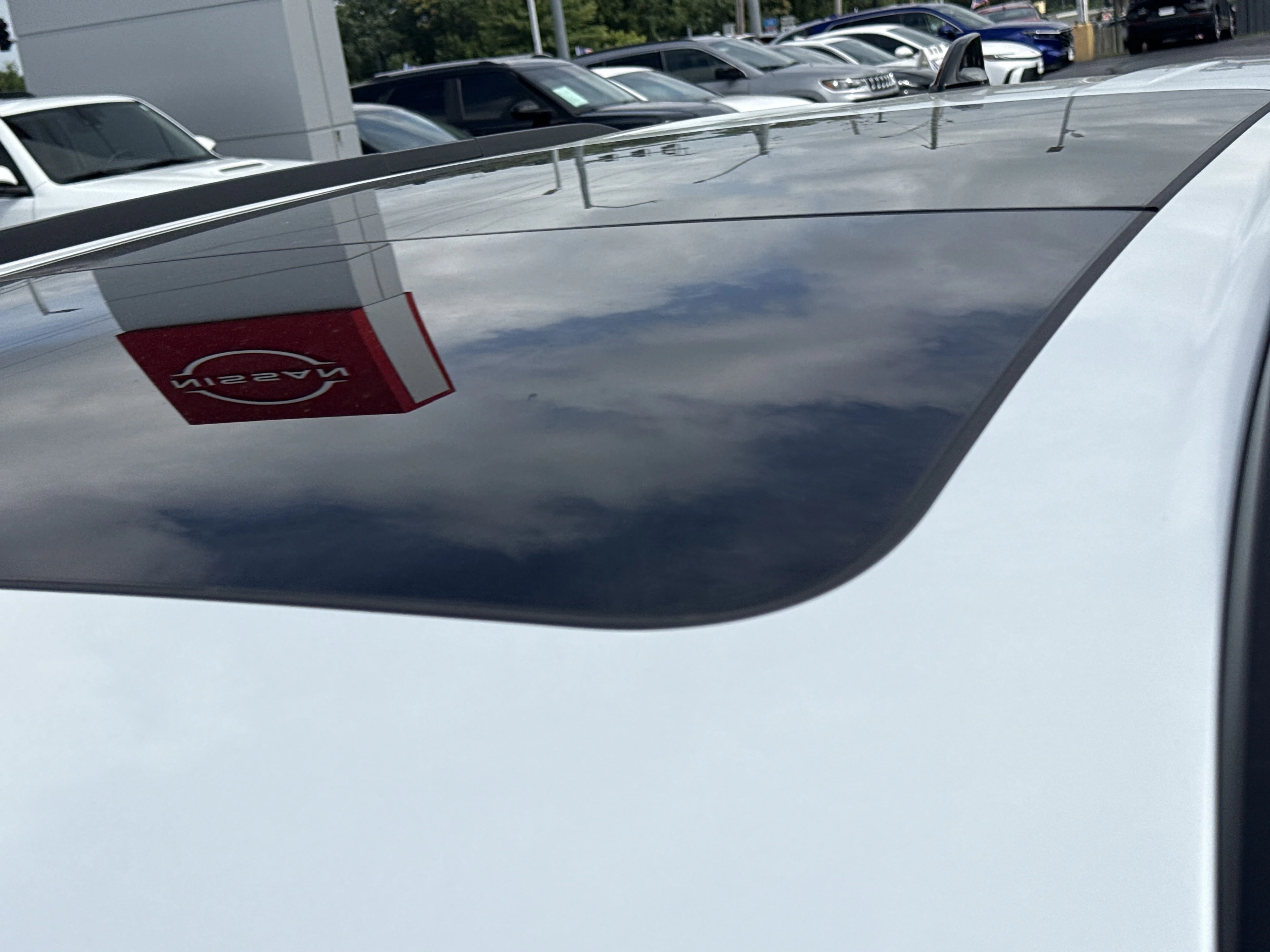 New 2026 Everest White Pearl Tricoat Nissan Dark Armor AWD image 13