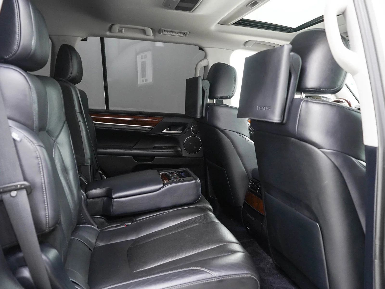 Used 2018 Silver Lexus 570 image 14