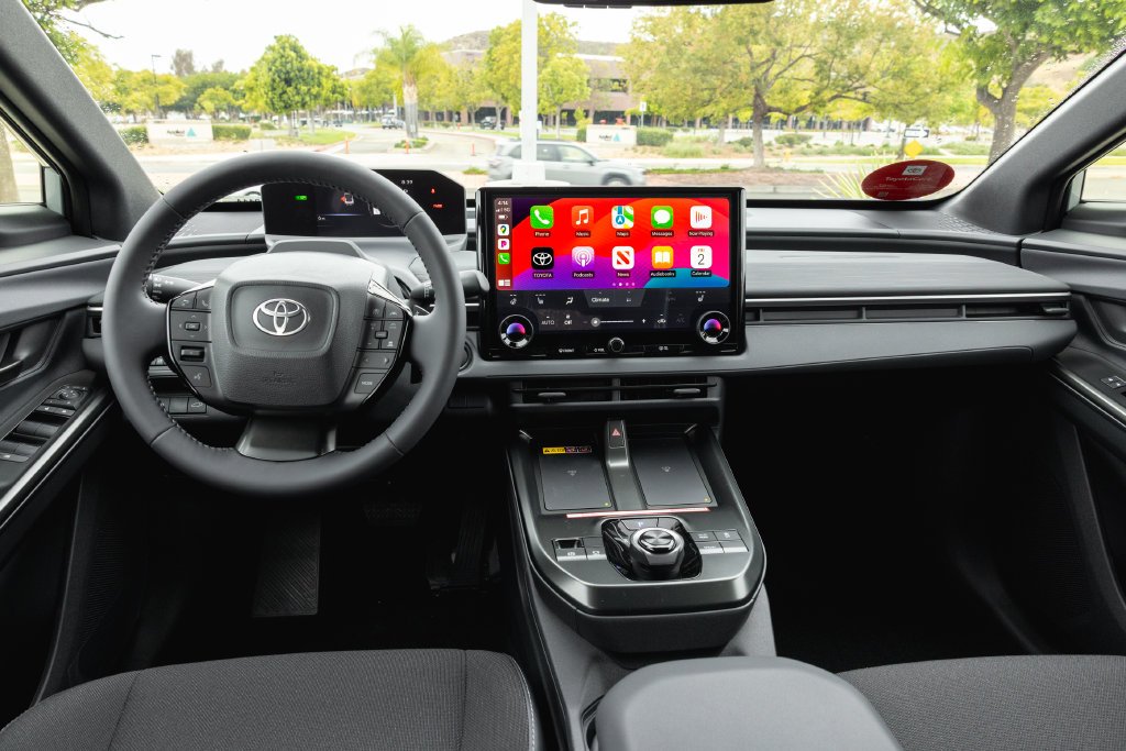 2026 Toyota C-HR SE - Photo 14