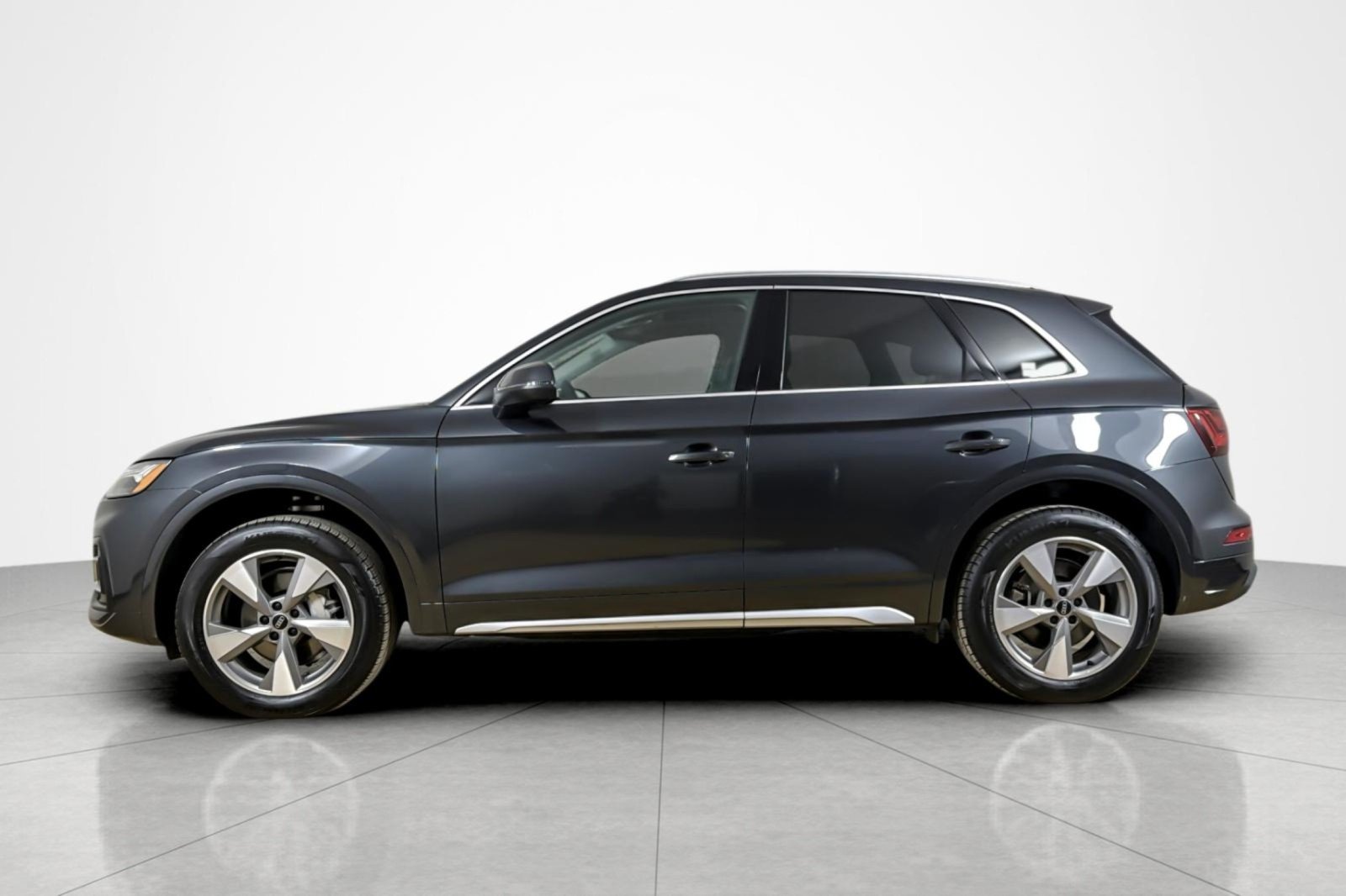 Used 2023 Manhattan Gray Metallic Audi Premium Plus 40 TFSI quattro image 2