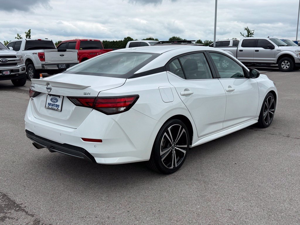 Used 2021 White Nissan SR image 34