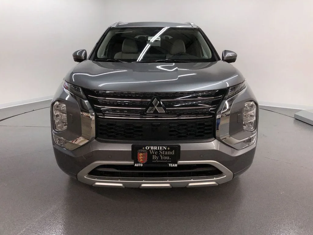 Used 2022 Mercury Gray Metallic Mitsubishi SEL image 36