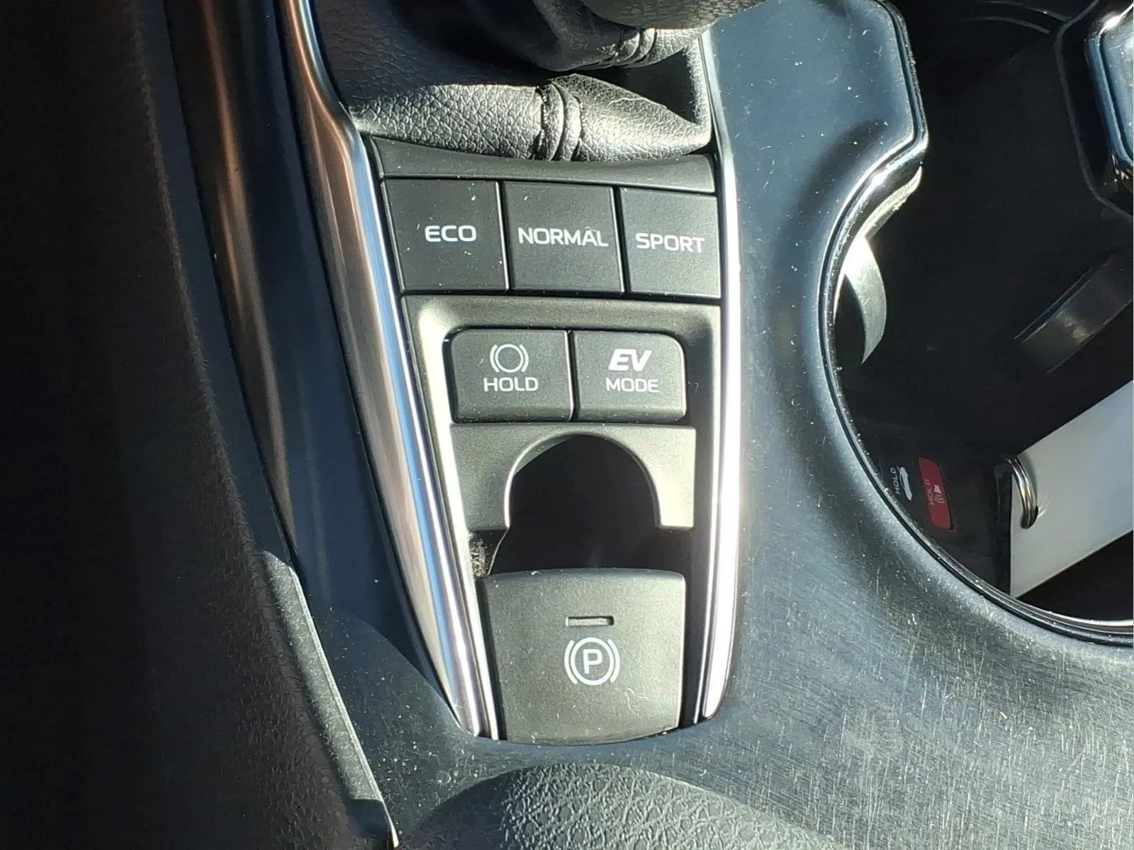 Used 2020 Blue Toyota LE image 17
