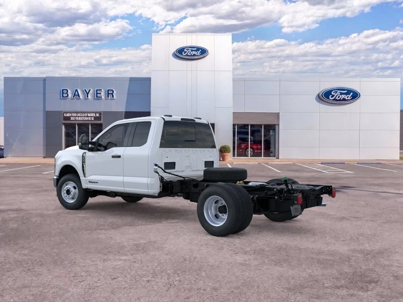 New 2026 Oxford White Ford F-350® XL image 4
