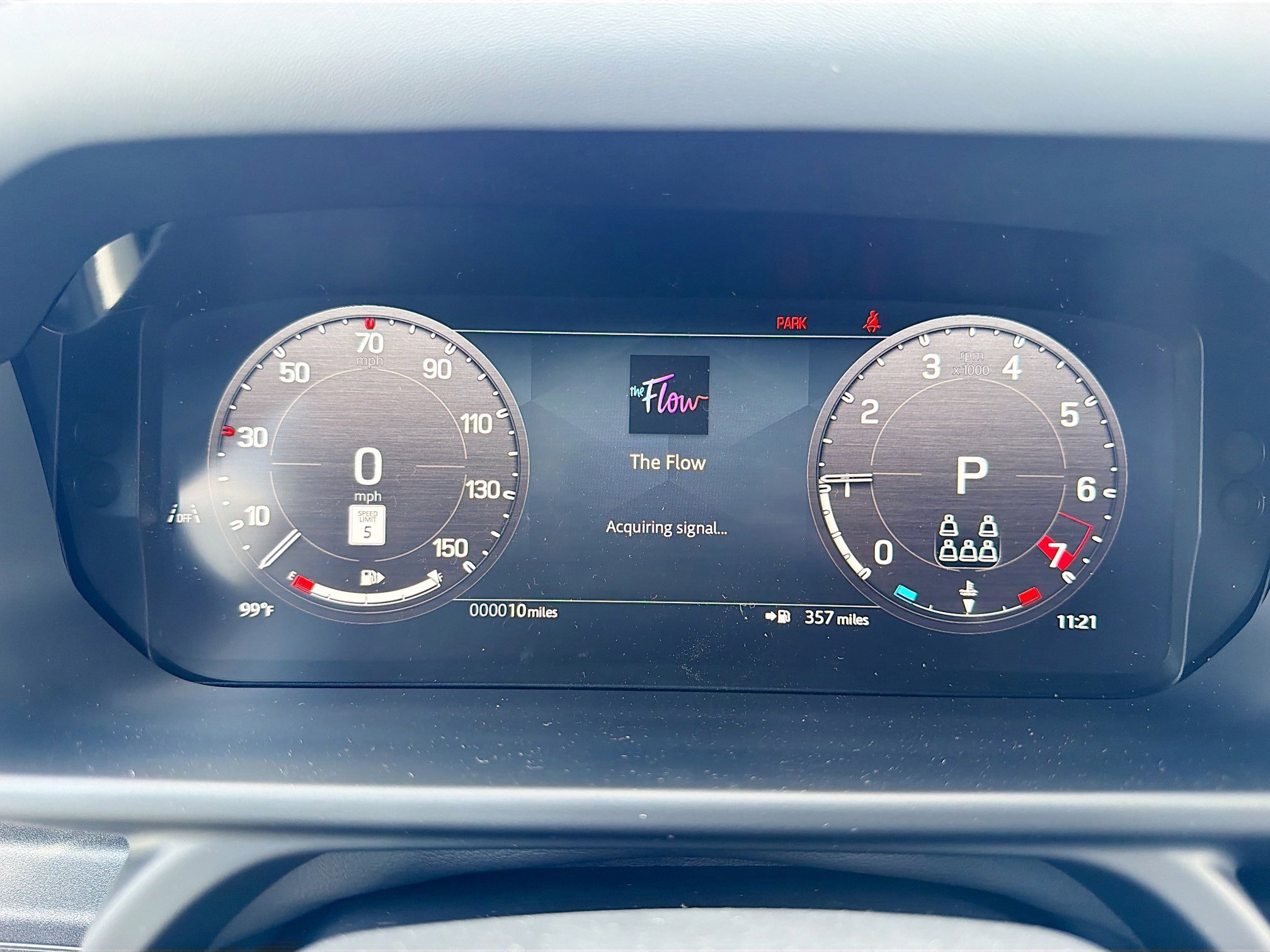 New 2026 Fuji White Land Rover X-Dynamic SE image 42