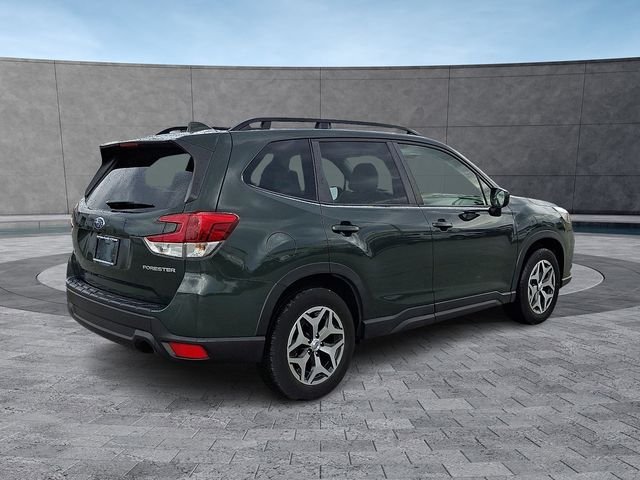 Used 2023 Green Subaru Premium image 11