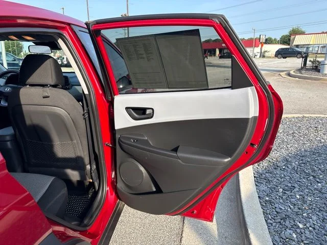 Used 2019 Red Hyundai SE image 21
