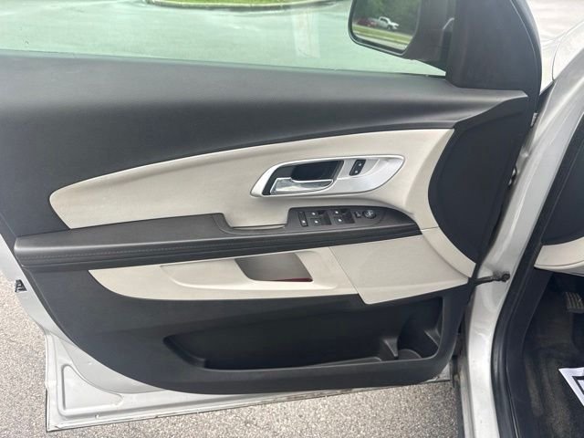 Used 2017 Silver Chevrolet LS image 13