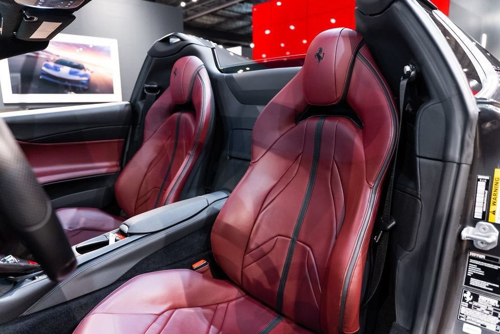 Certified Used 2023 Canna di Fucile Ferrari Base image 4