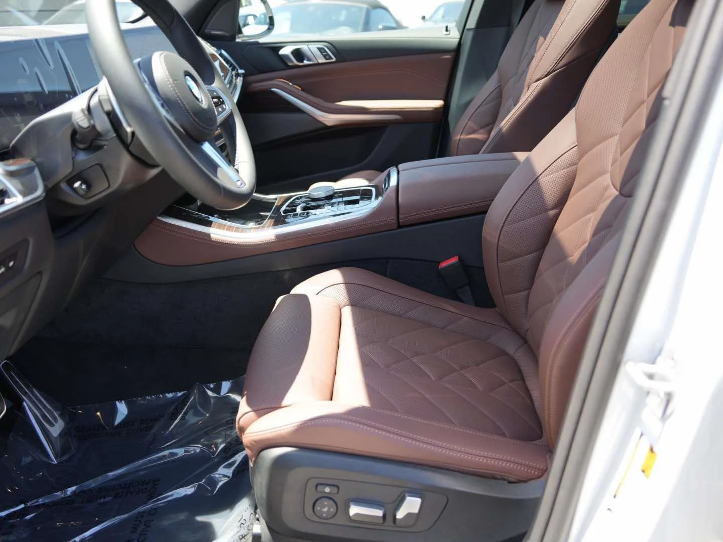 New 2026 Mineral White Metallic BMW sDrive40i image 13