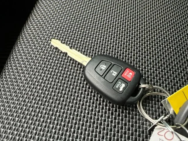 Used 2020 Raven Toyota  image 14