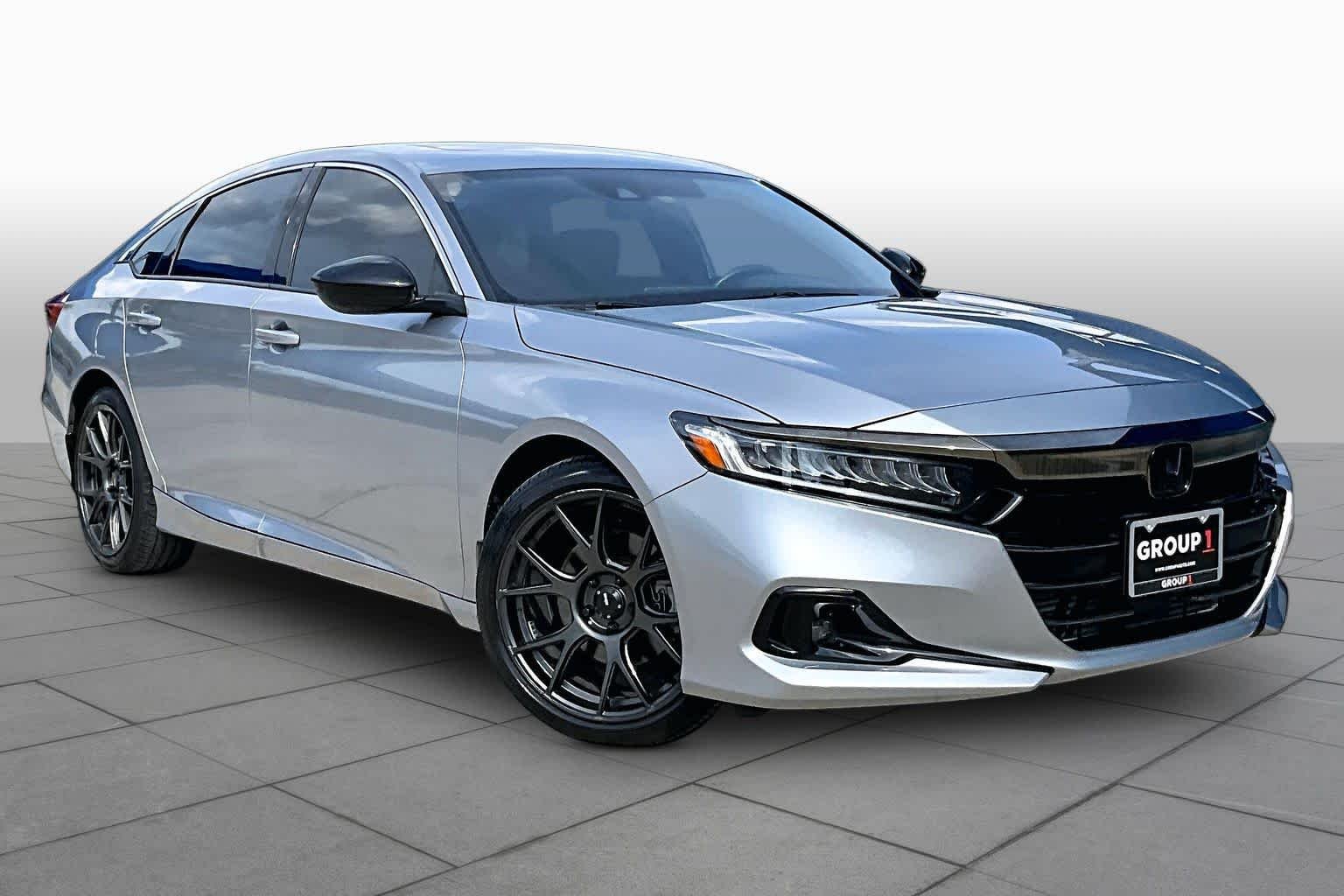 Used 2021 Lunar Silver Metallic Honda Sport image 3