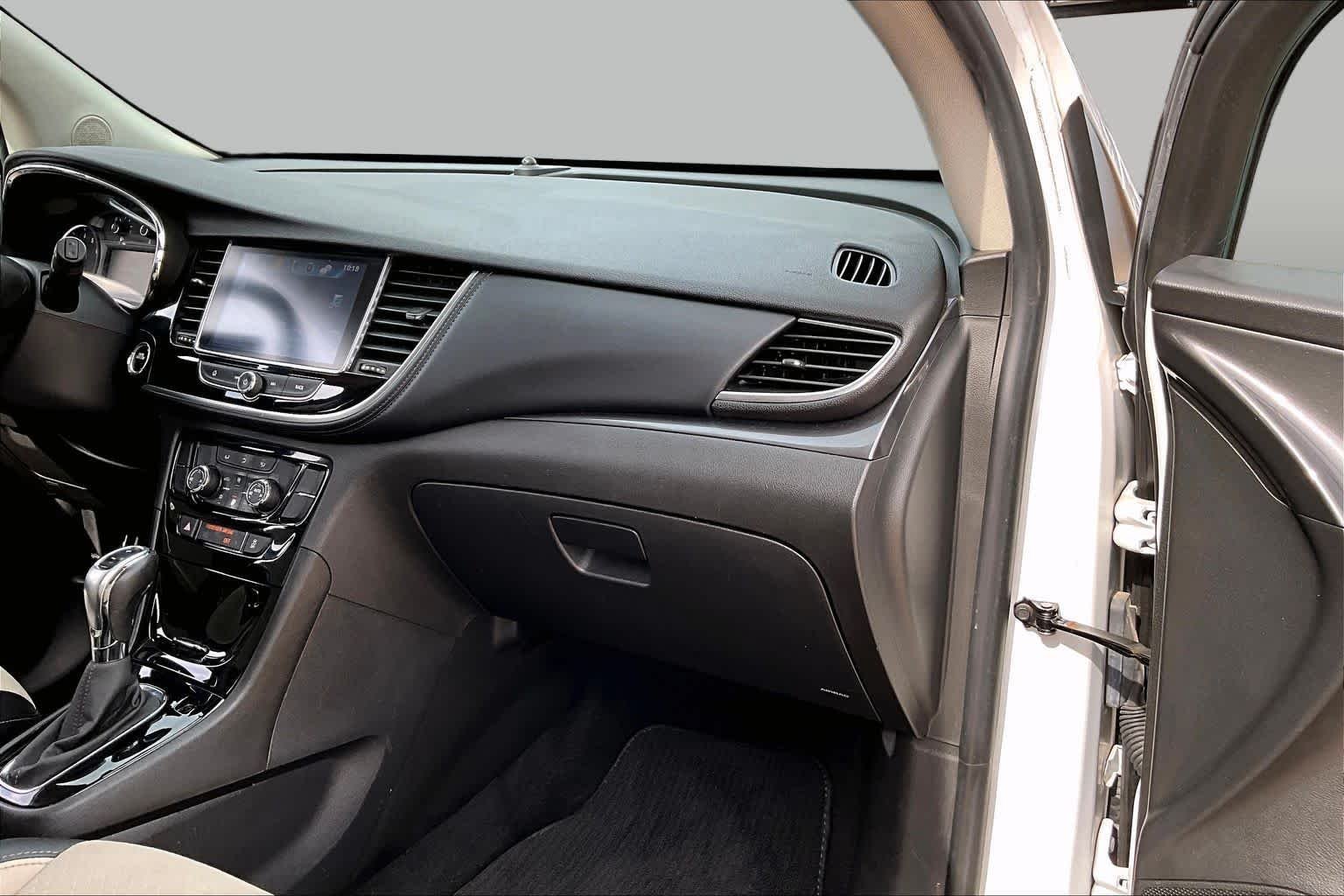 Used 2017 White Frost Tricoat Buick Preferred II image 17