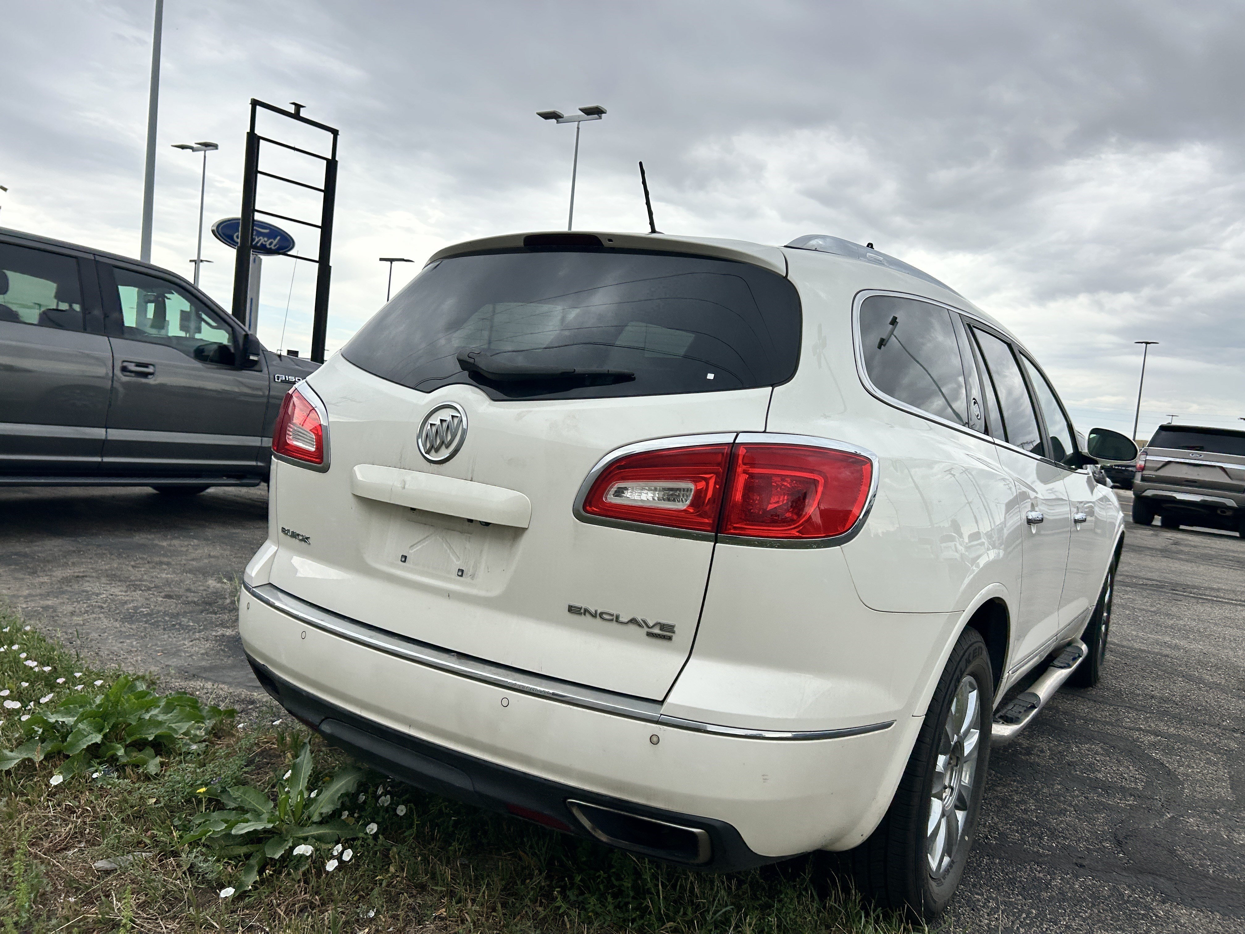 Used 2014 White Opal Buick Leather image 5