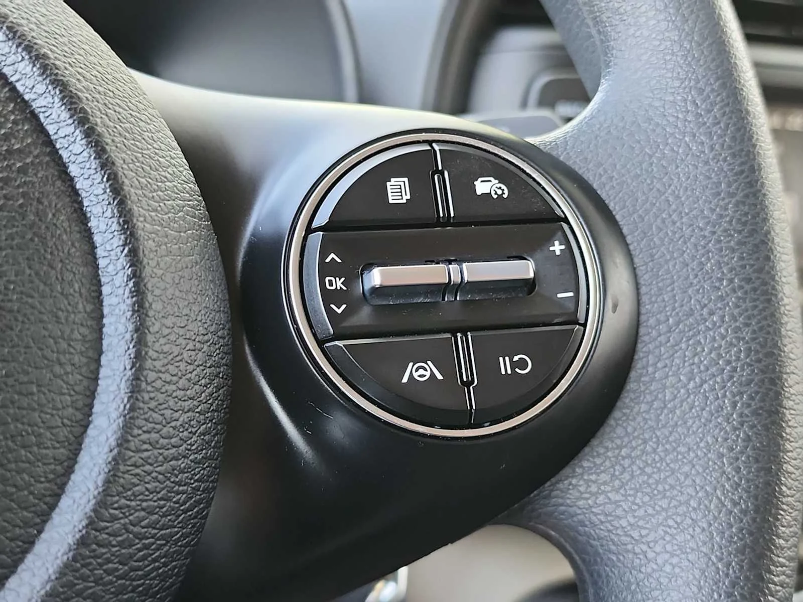 Used 2025 Steel Gray Kia LX image 28