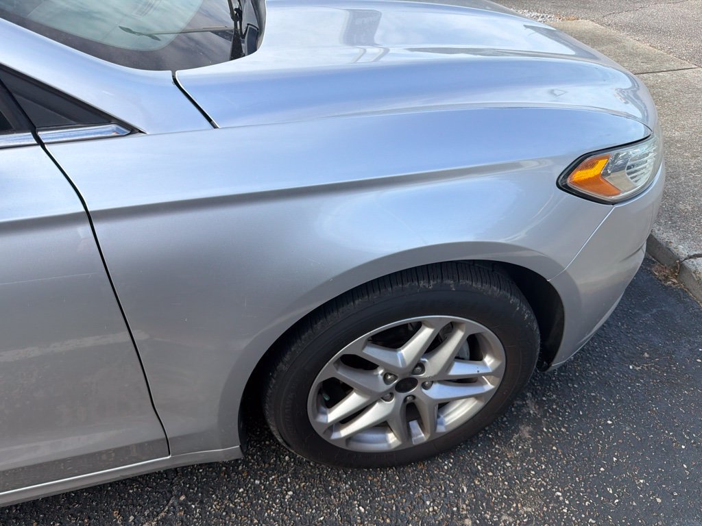 Used 2013 Silver Ford SE image 7