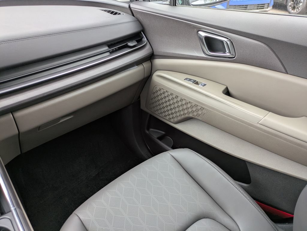 New 2026 Ceramic Silver Kia EX image 23