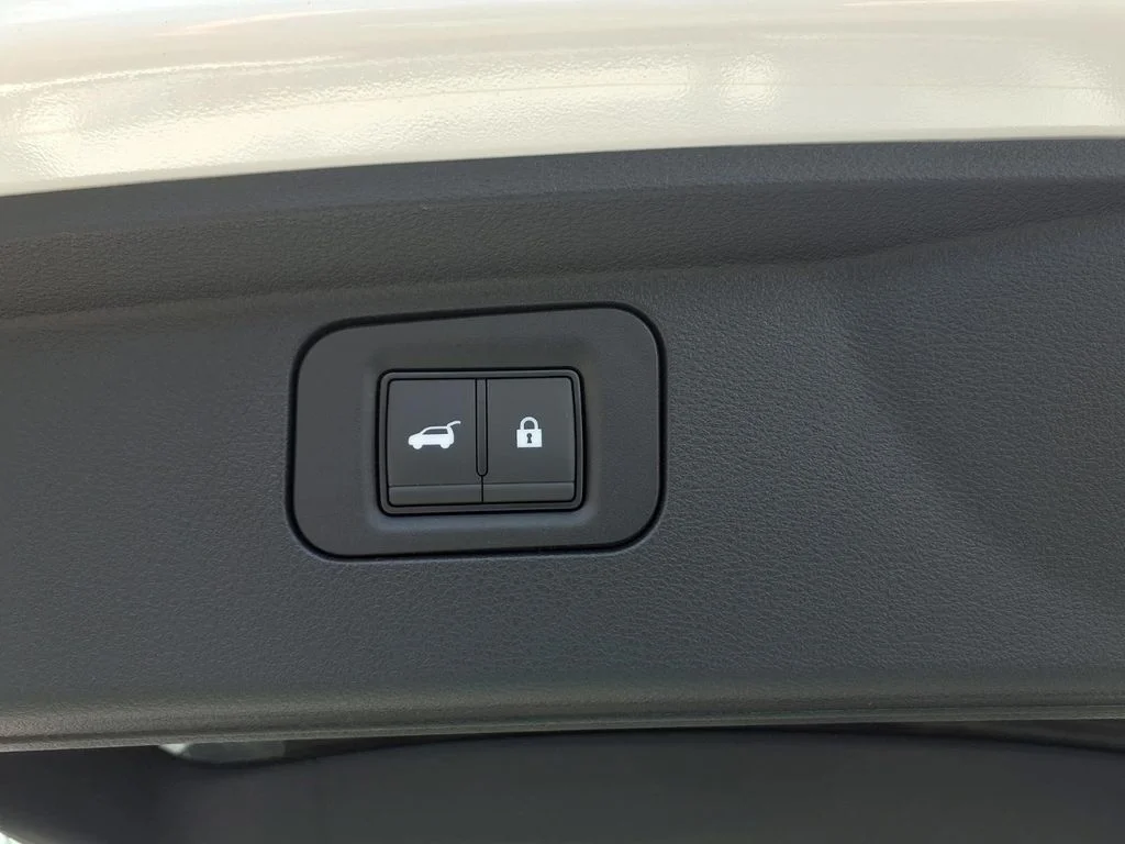 New 2026 Aspen White TriCoat Nissan Platinum image 26