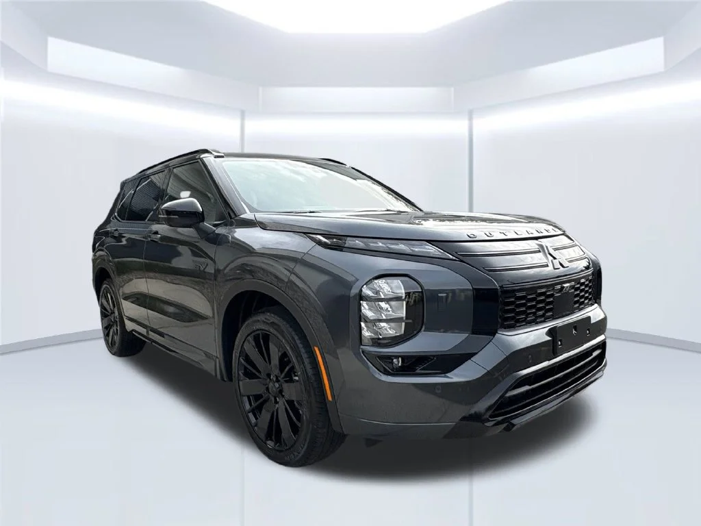 New 2026 Gray Mitsubishi SEL image 6