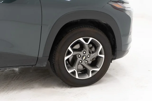 Used 2025 Cypress Gray Chevrolet LT image 6