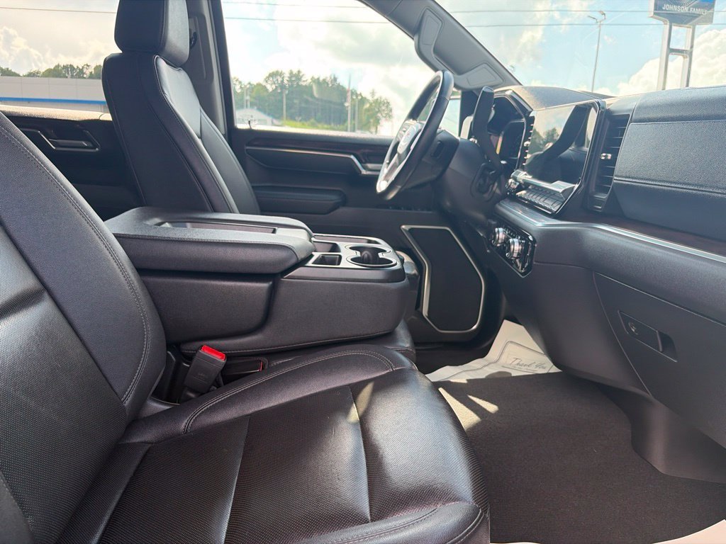 Used 2025 Summit White GMC SLT image 42