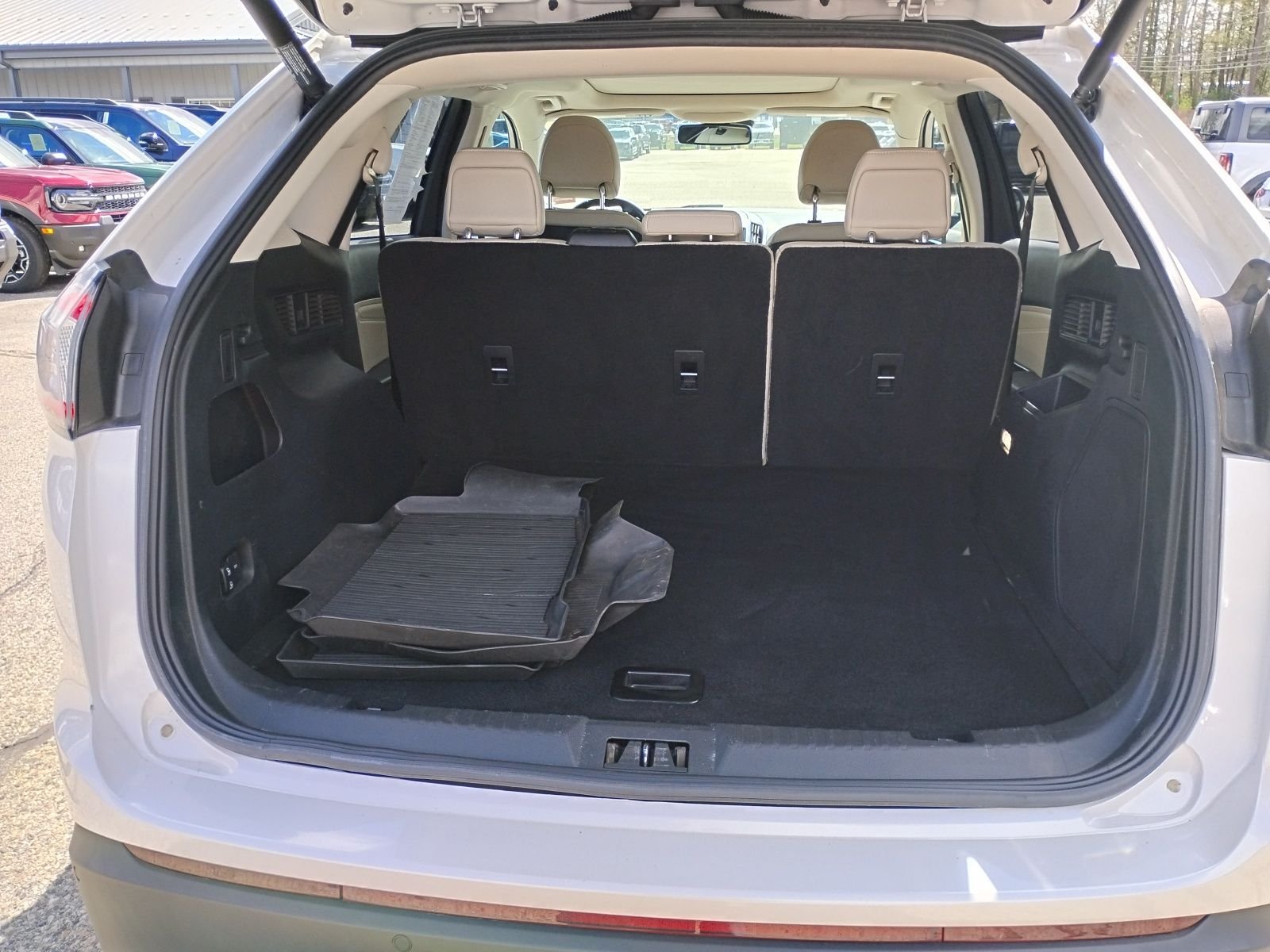 Used 2018 White Ford Titanium image 9