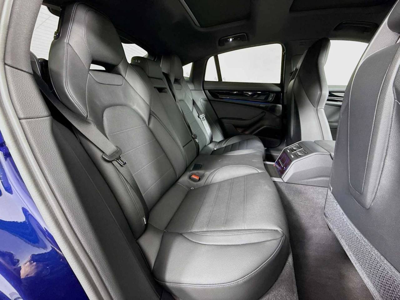 2026 Porsche Panamera 4 E-Hybrid - Photo 29