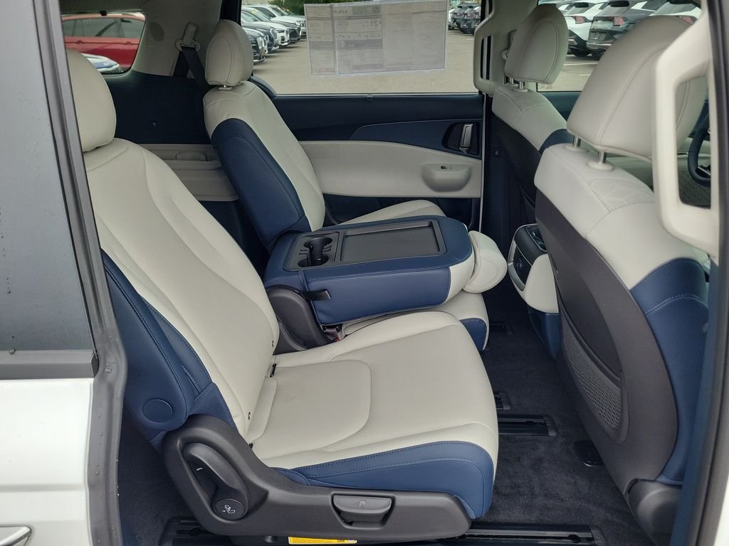 New 2026 White Kia EX image 12
