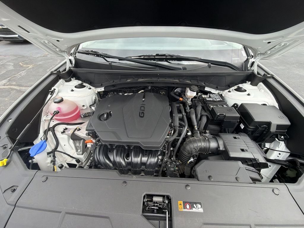 Used 2023 White Hyundai SEL image 30