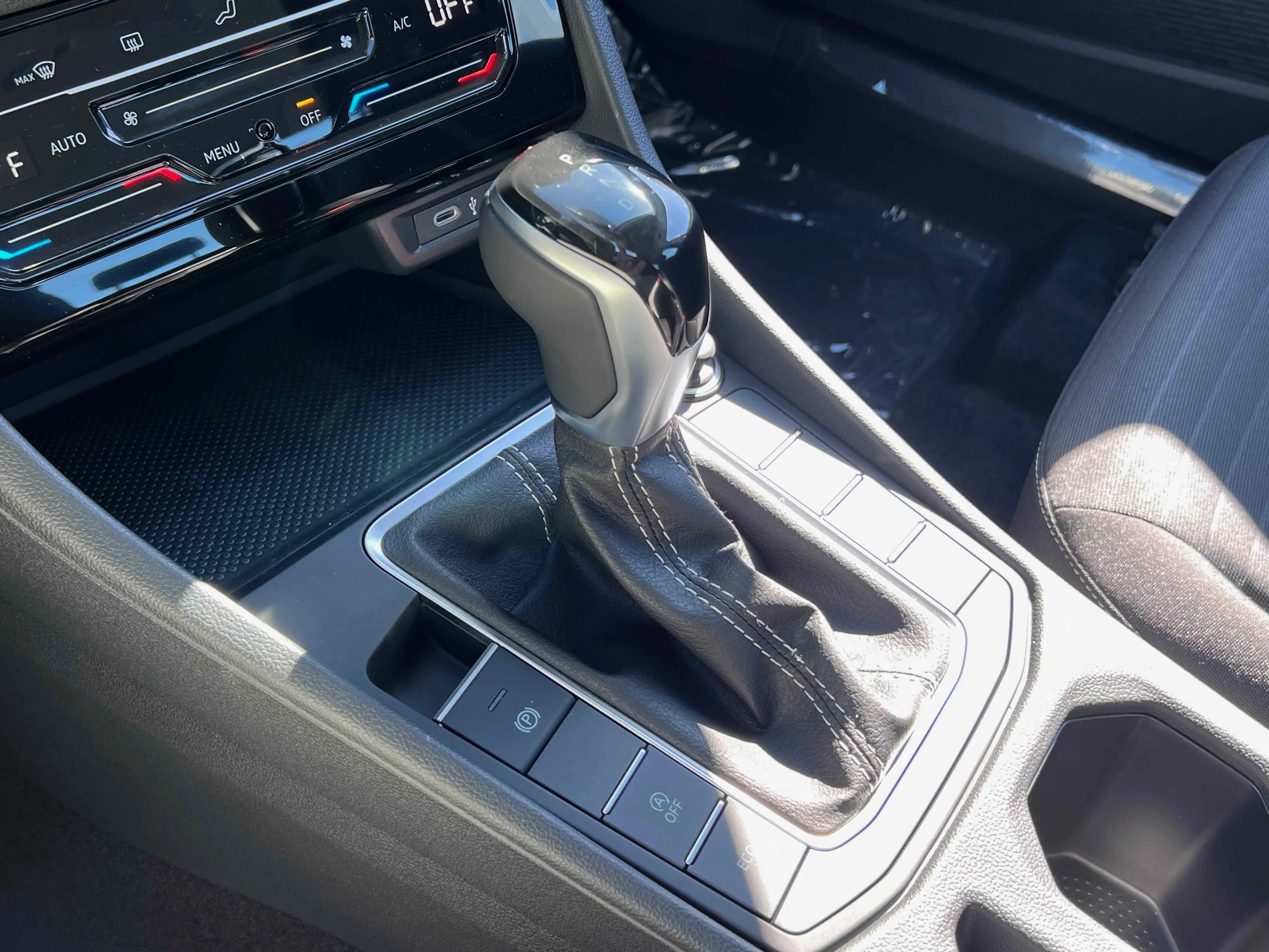 New 2026 Platinum Gray Metallic Volkswagen S image 27