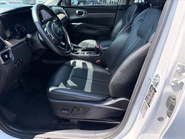 Used 2022 White Kia X-Line EX image 12