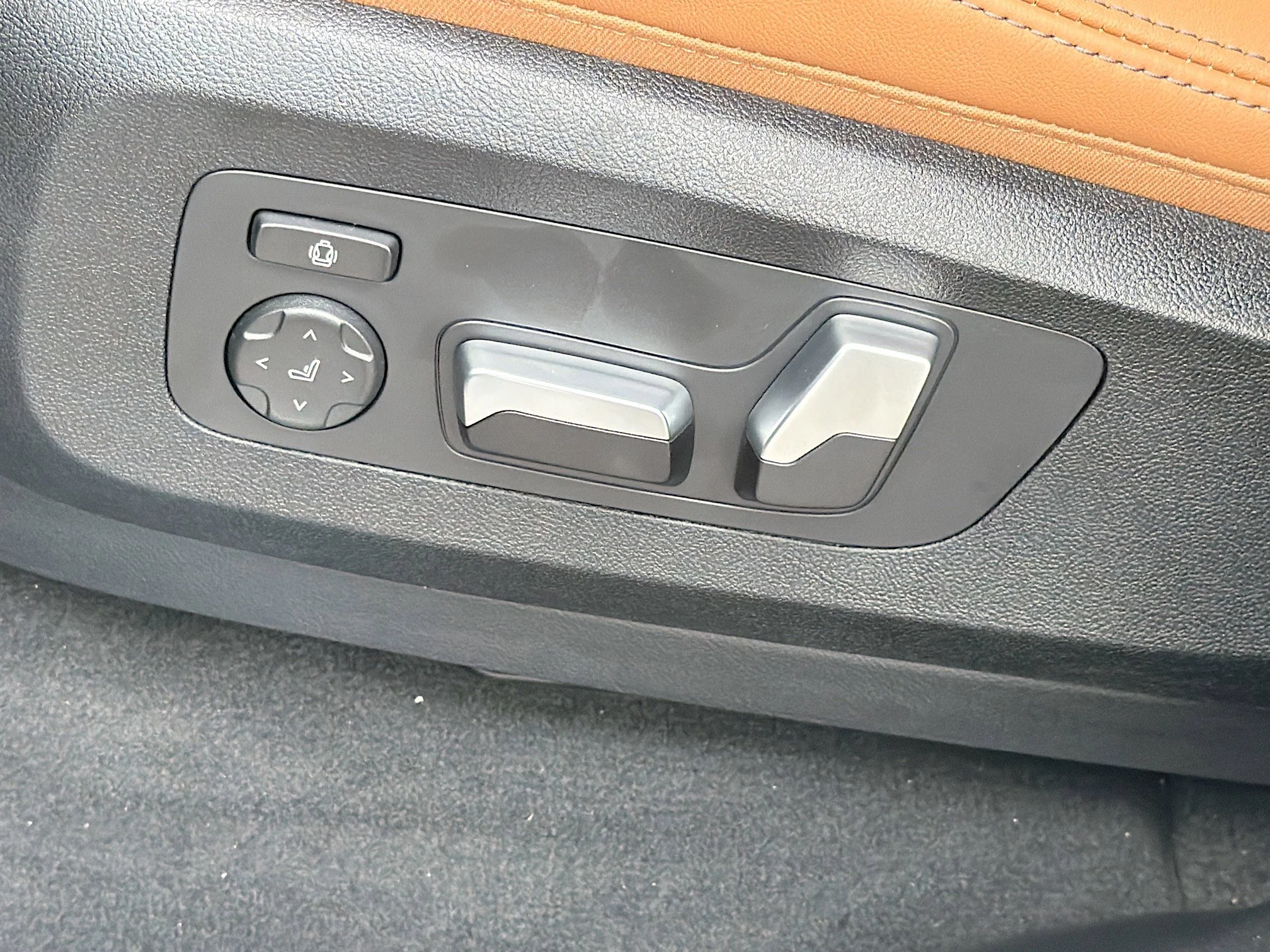 New 2026 Brooklyn Grey Metallic BMW sDrive40i image 24