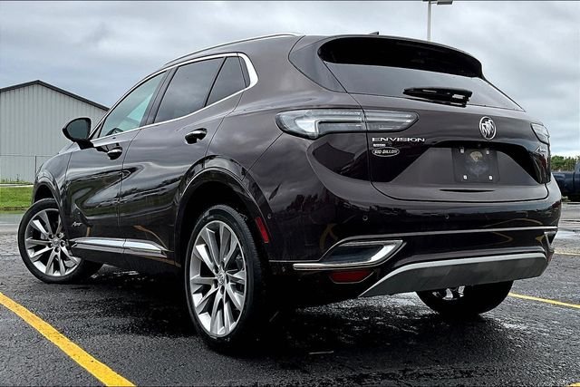 Used 2022 Red Buick Avenir image 3