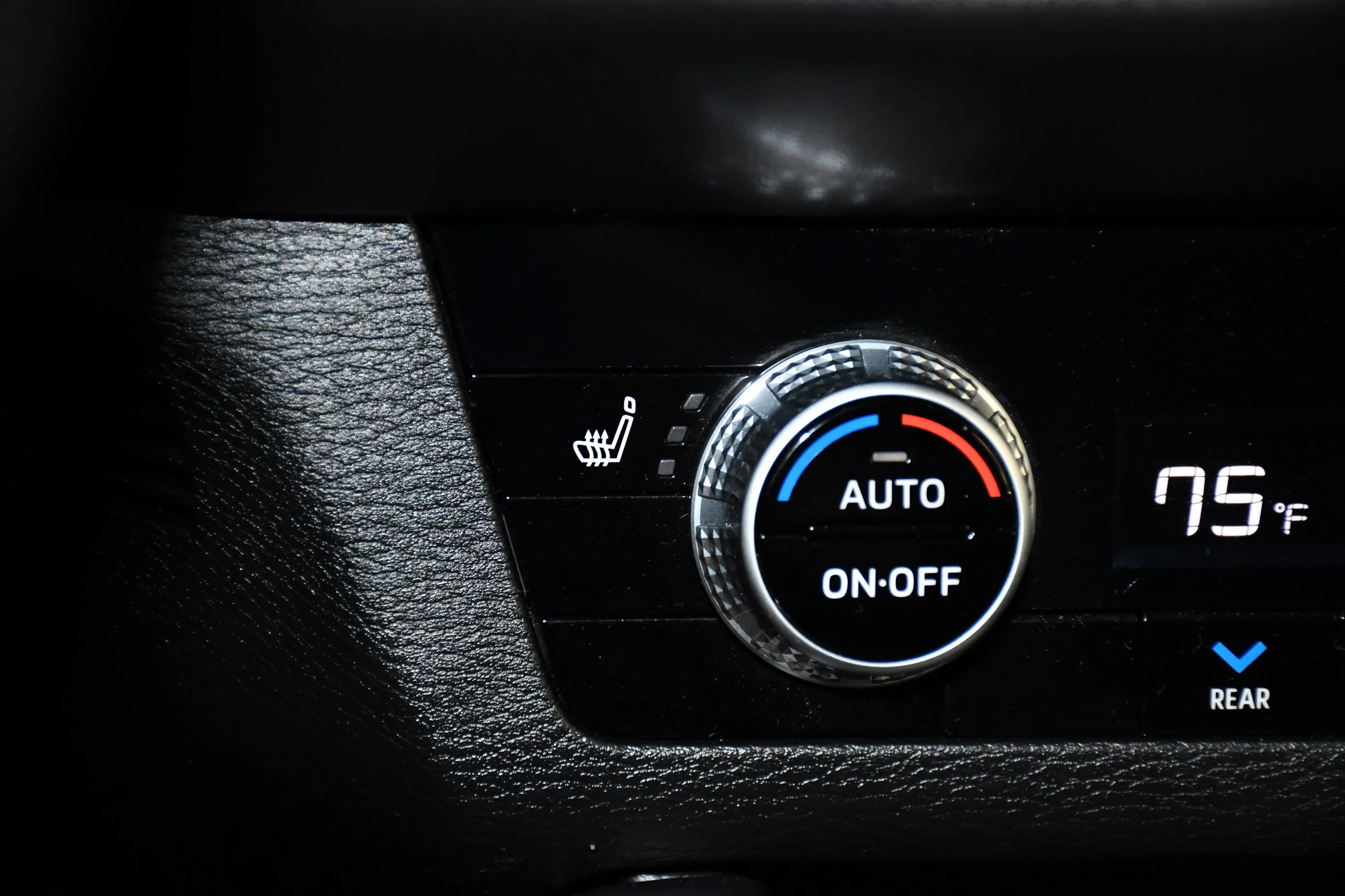 Certified Used 2024 Black Diamond Mitsubishi SEL image 29