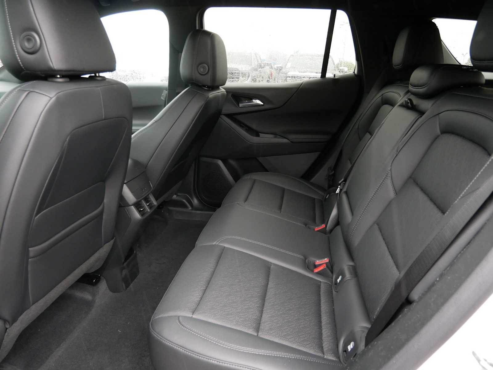 New 2027 Summit White Chevrolet LT image 12