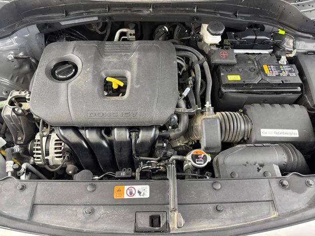 Used 2025  Kia LX image 19